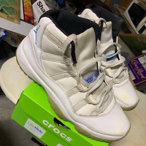 Jordan 11 Retro Legend Blue